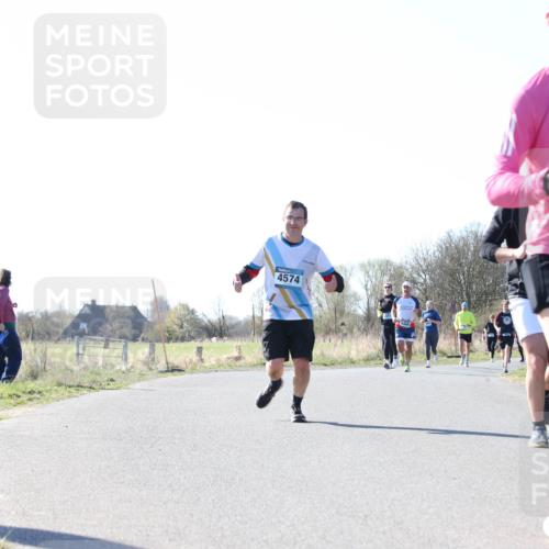 06.04.2025 - 44. Internationalen Wilhelmsburger Insellauf Jannik Wohlers http://msf.ph/oto/7623704 06.04.2025 10:30:01 Laufen 4574, 3951 meine-sportfotos.de