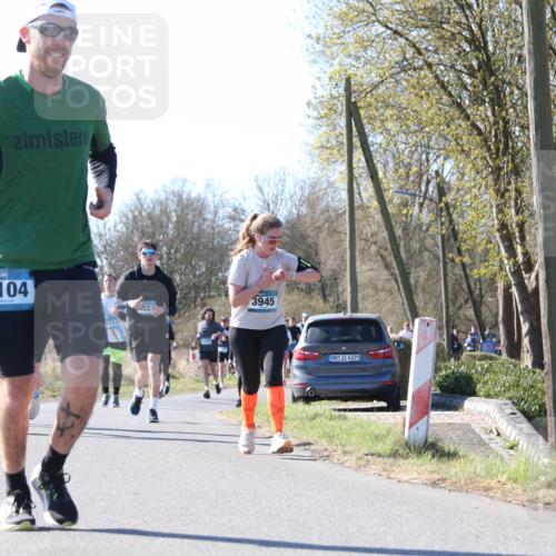06.04.2025 - 44. Internationalen Wilhelmsburger Insellauf Jannik Wohlers http://msf.ph/oto/7623755 06.04.2025 10:30:20 Laufen 4596, 104, 573, 3945, 522, 4321 meine-sportfotos.de