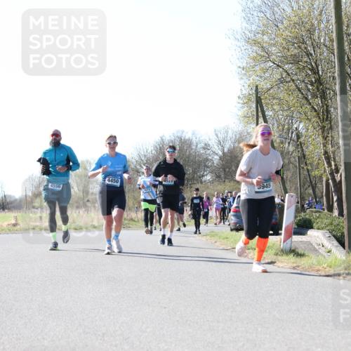 06.04.2025 - 44. Internationalen Wilhelmsburger Insellauf Jannik Wohlers http://msf.ph/oto/7623758 06.04.2025 10:30:22 Laufen 4596, 4450, 4573, 4523, 3945, 41 meine-sportfotos.de