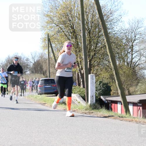 06.04.2025 - 44. Internationalen Wilhelmsburger Insellauf Jannik Wohlers http://msf.ph/oto/7623760 06.04.2025 10:30:22 Laufen 4450, 4573, 4523, 31, 4323, 3945 meine-sportfotos.de