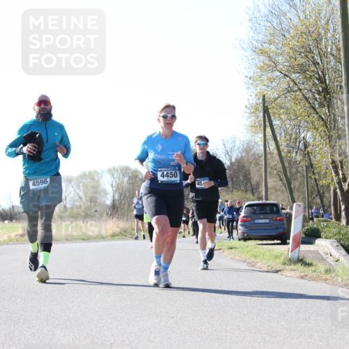 06.04.2025 - 44. Internationalen Wilhelmsburger Insellauf Jannik Wohlers http://msf.ph/oto/7623764 06.04.2025 10:30:23 Laufen 4596, 4450, 45, 31, 4323 meine-sportfotos.de