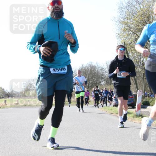 06.04.2025 - 44. Internationalen Wilhelmsburger Insellauf Jannik Wohlers http://msf.ph/oto/7623768 06.04.2025 10:30:25 Laufen 4596, 4573, 45, 4450 meine-sportfotos.de