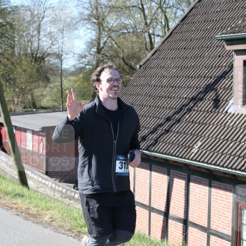 06.04.2025 - 44. Internationalen Wilhelmsburger Insellauf Jannik Wohlers http://msf.ph/oto/7623862 06.04.2025 10:31:23 Laufen 313 meine-sportfotos.de