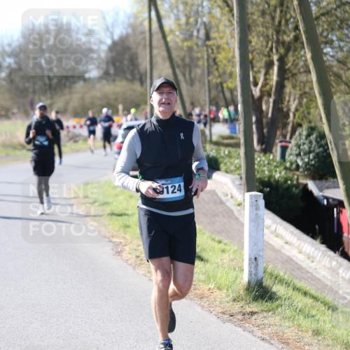 06.04.2025 - 44. Internationalen Wilhelmsburger Insellauf Jannik Wohlers http://msf.ph/oto/7623918 06.04.2025 10:32:02 Laufen 124, 00 meine-sportfotos.de