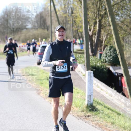 06.04.2025 - 44. Internationalen Wilhelmsburger Insellauf Jannik Wohlers http://msf.ph/oto/7623919 06.04.2025 10:32:02 Laufen 5124 meine-sportfotos.de
