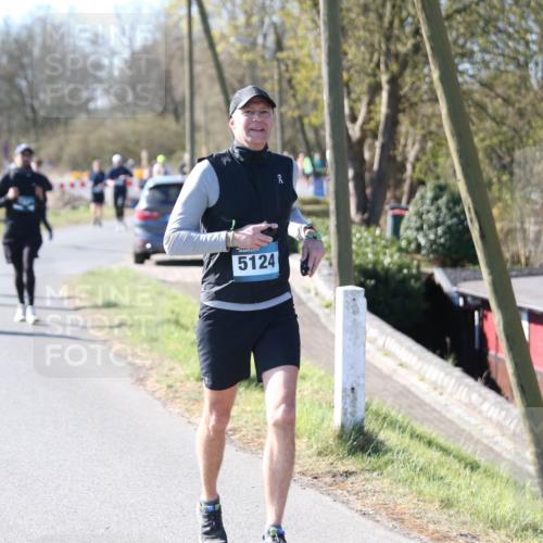 06.04.2025 - 44. Internationalen Wilhelmsburger Insellauf Jannik Wohlers http://msf.ph/oto/7623920 06.04.2025 10:32:02 Laufen 5124 meine-sportfotos.de