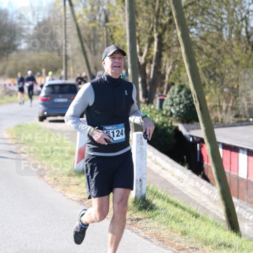 06.04.2025 - 44. Internationalen Wilhelmsburger Insellauf Jannik Wohlers http://msf.ph/oto/7623922 06.04.2025 10:32:02 Laufen 124 meine-sportfotos.de