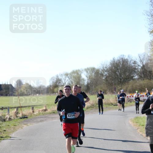 06.04.2025 - 44. Internationalen Wilhelmsburger Insellauf Jannik Wohlers http://msf.ph/oto/7623927 06.04.2025 10:32:06 Laufen 4254 meine-sportfotos.de