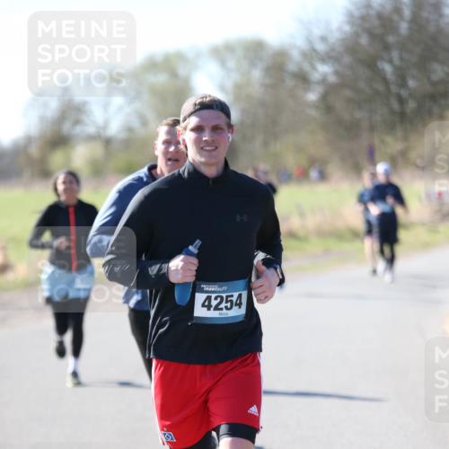 06.04.2025 - 44. Internationalen Wilhelmsburger Insellauf Jannik Wohlers http://msf.ph/oto/7623932 06.04.2025 10:32:07 Laufen 4254 meine-sportfotos.de