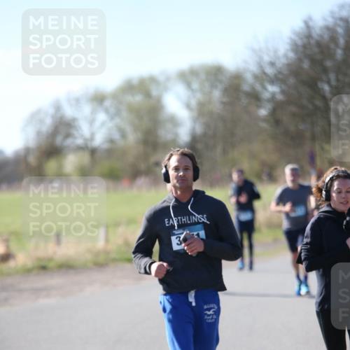 06.04.2025 - 44. Internationalen Wilhelmsburger Insellauf Jannik Wohlers http://msf.ph/oto/7623999 06.04.2025 10:32:23 Laufen 3 meine-sportfotos.de