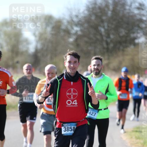 06.04.2025 - 44. Internationalen Wilhelmsburger Insellauf Jannik Wohlers http://msf.ph/oto/7624025 06.04.2025 10:32:39 Laufen 4168, 04, 427, 3858 meine-sportfotos.de