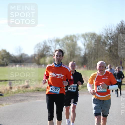 06.04.2025 - 44. Internationalen Wilhelmsburger Insellauf Jannik Wohlers http://msf.ph/oto/7624032 06.04.2025 10:32:40 Laufen 4552, 4168, 4168, 4550 meine-sportfotos.de