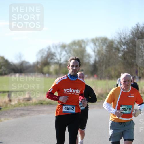 06.04.2025 - 44. Internationalen Wilhelmsburger Insellauf Jannik Wohlers http://msf.ph/oto/7624036 06.04.2025 10:32:41 Laufen 4552, 68, 4550 meine-sportfotos.de