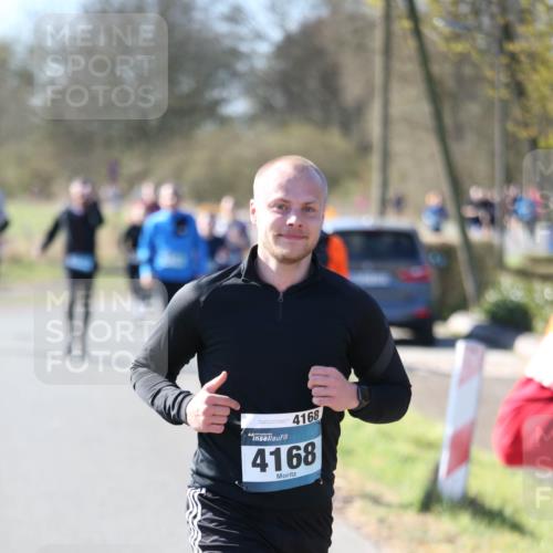 06.04.2025 - 44. Internationalen Wilhelmsburger Insellauf Jannik Wohlers http://msf.ph/oto/7624049 06.04.2025 10:32:44 Laufen 4168, 4168 meine-sportfotos.de