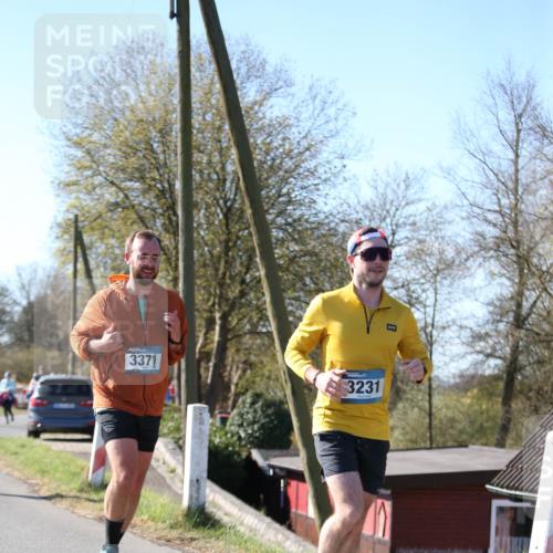 06.04.2025 - 44. Internationalen Wilhelmsburger Insellauf Jannik Wohlers http://msf.ph/oto/7624200 06.04.2025 10:33:32 Laufen 3371, 3231 meine-sportfotos.de