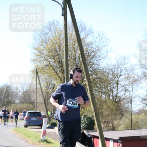 06.04.2025 - 44. Internationalen Wilhelmsburger Insellauf Jannik Wohlers http://msf.ph/oto/7624218 06.04.2025 10:33:39 Laufen 4354 meine-sportfotos.de