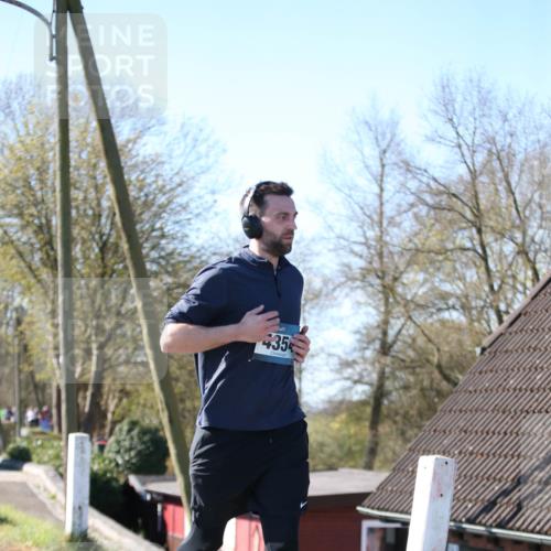 06.04.2025 - 44. Internationalen Wilhelmsburger Insellauf Jannik Wohlers http://msf.ph/oto/7624221 06.04.2025 10:33:40 Laufen 435 meine-sportfotos.de