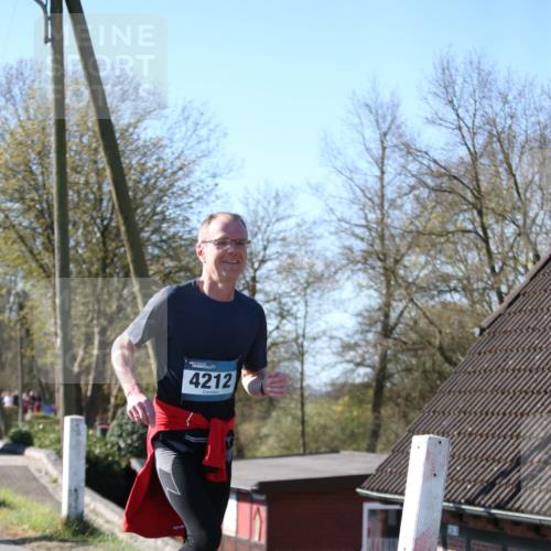06.04.2025 - 44. Internationalen Wilhelmsburger Insellauf Jannik Wohlers http://msf.ph/oto/7624237 06.04.2025 10:33:46 Laufen 4212 meine-sportfotos.de