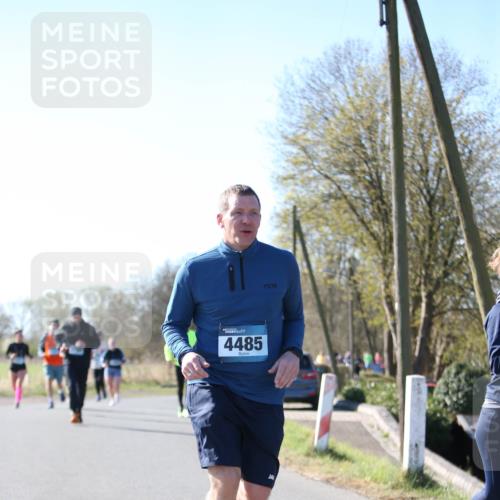 06.04.2025 - 44. Internationalen Wilhelmsburger Insellauf Jannik Wohlers http://msf.ph/oto/7624267 06.04.2025 10:34:00 Laufen 4485 meine-sportfotos.de