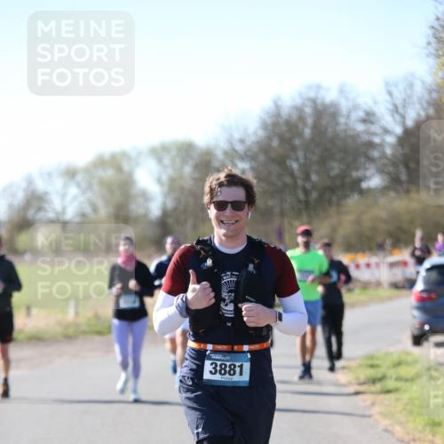 06.04.2025 - 44. Internationalen Wilhelmsburger Insellauf Jannik Wohlers http://msf.ph/oto/7624355 06.04.2025 10:34:29 Laufen 3881 meine-sportfotos.de