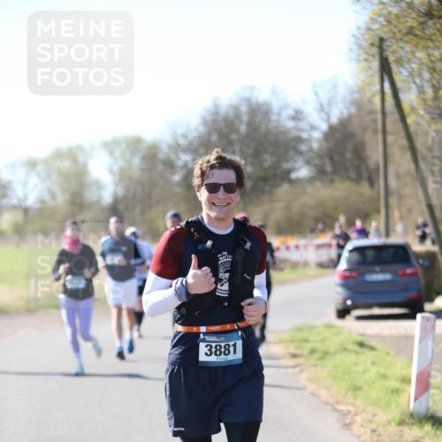 06.04.2025 - 44. Internationalen Wilhelmsburger Insellauf Jannik Wohlers http://msf.ph/oto/7624359 06.04.2025 10:34:30 Laufen 3881 meine-sportfotos.de