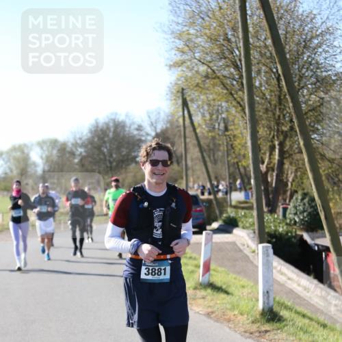 06.04.2025 - 44. Internationalen Wilhelmsburger Insellauf Jannik Wohlers http://msf.ph/oto/7624366 06.04.2025 10:34:30 Laufen 3881 meine-sportfotos.de