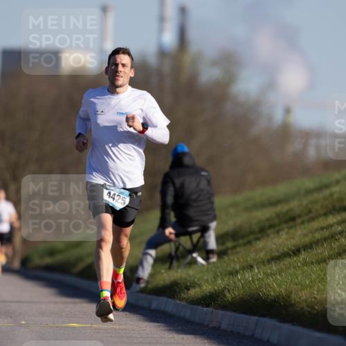 06.04.2025 - 44. Internationalen Wilhelmsburger Insellauf Michael Strokosch http://msf.ph/oto/7624434 06.04.2025 09:15:24 Laufen 4425 meine-sportfotos.de