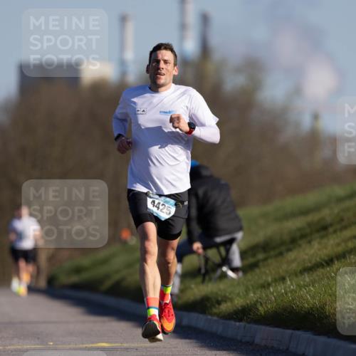 06.04.2025 - 44. Internationalen Wilhelmsburger Insellauf Michael Strokosch http://msf.ph/oto/7624436 06.04.2025 09:15:25 Laufen 4425 meine-sportfotos.de