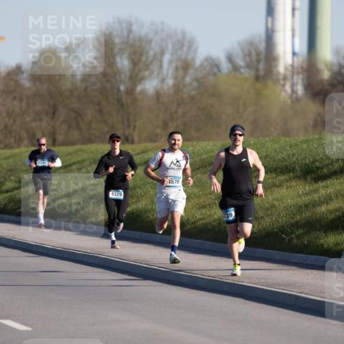 06.04.2025 - 44. Internationalen Wilhelmsburger Insellauf Michael Strokosch http://msf.ph/oto/7624490 06.04.2025 09:17:47 Laufen 4325, 4570, 739 meine-sportfotos.de