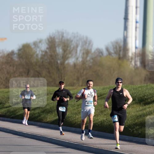 06.04.2025 - 44. Internationalen Wilhelmsburger Insellauf Michael Strokosch http://msf.ph/oto/7624492 06.04.2025 09:17:47 Laufen 4548, 4325, 4570, 739 meine-sportfotos.de