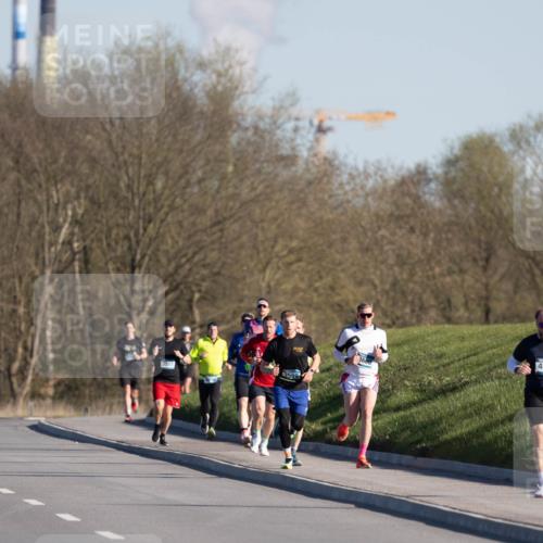 06.04.2025 - 44. Internationalen Wilhelmsburger Insellauf Michael Strokosch http://msf.ph/oto/7624495 06.04.2025 09:17:50 Laufen 3557, 3599, 4548 meine-sportfotos.de