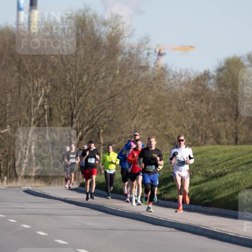 06.04.2025 - 44. Internationalen Wilhelmsburger Insellauf Michael Strokosch http://msf.ph/oto/7624497 06.04.2025 09:17:50 Laufen 3557, 3599, 4548 meine-sportfotos.de