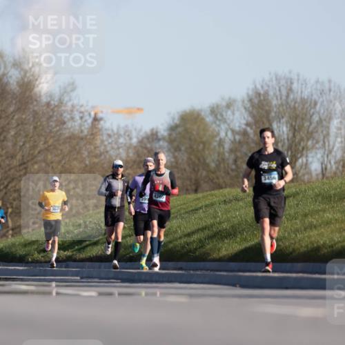 06.04.2025 - 44. Internationalen Wilhelmsburger Insellauf Michael Strokosch http://msf.ph/oto/7624513 06.04.2025 09:18:19 Laufen 3643, 399, 4265, 3456 meine-sportfotos.de