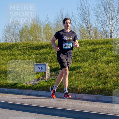 06.04.2025 - 44. Internationalen Wilhelmsburger Insellauf Michael Strokosch http://msf.ph/oto/7624527 06.04.2025 09:18:38 Laufen 7, 5, 3456 meine-sportfotos.de