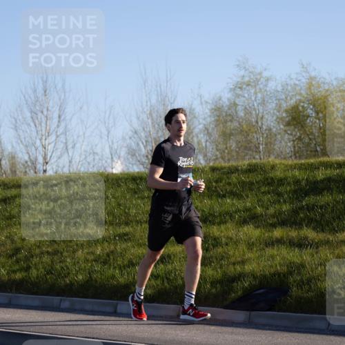 06.04.2025 - 44. Internationalen Wilhelmsburger Insellauf Michael Strokosch http://msf.ph/oto/7624530 06.04.2025 09:18:39 Laufen  meine-sportfotos.de