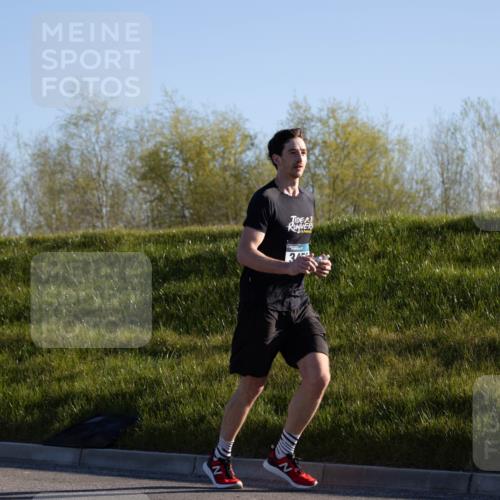 06.04.2025 - 44. Internationalen Wilhelmsburger Insellauf Michael Strokosch http://msf.ph/oto/7624532 06.04.2025 09:18:40 Laufen  meine-sportfotos.de