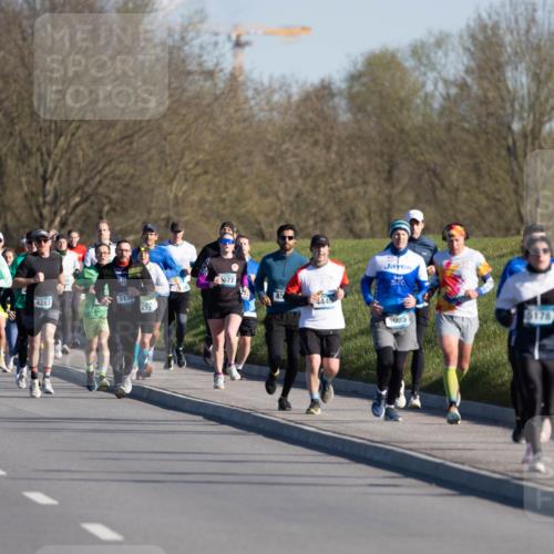 06.04.2025 - 44. Internationalen Wilhelmsburger Insellauf Michael Strokosch http://msf.ph/oto/7624537 06.04.2025 09:24:24 Laufen 284, 4283, 5130, 672, 1077, 45, 4449, 5095, 5178, 432 meine-sportfotos.de