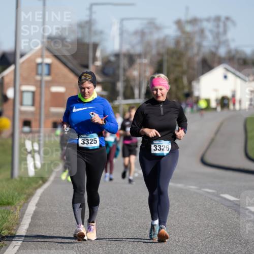 06.04.2025 - 44. Internationalen Wilhelmsburger Insellauf Michael Strokosch http://msf.ph/oto/7624628 06.04.2025 10:10:01 Laufen 3325, 3326 meine-sportfotos.de
