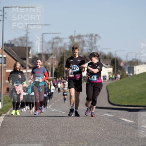 06.04.2025 - 44. Internationalen Wilhelmsburger Insellauf Michael Strokosch http://msf.ph/oto/7624636 06.04.2025 10:10:11 Laufen 3716, 3782, 525, 3531, 115 meine-sportfotos.de