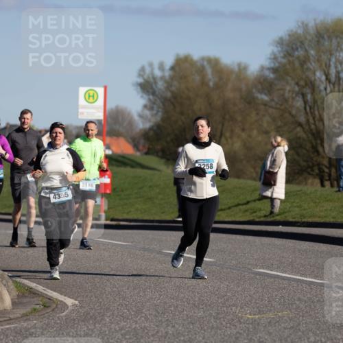 06.04.2025 - 44. Internationalen Wilhelmsburger Insellauf Michael Strokosch http://msf.ph/oto/7624672 06.04.2025 10:11:18 Laufen 4434, 4355, 3186, 2258 meine-sportfotos.de