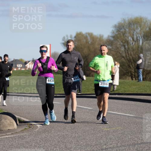 06.04.2025 - 44. Internationalen Wilhelmsburger Insellauf Michael Strokosch http://msf.ph/oto/7624680 06.04.2025 10:11:23 Laufen 4434, 444, 3186 meine-sportfotos.de