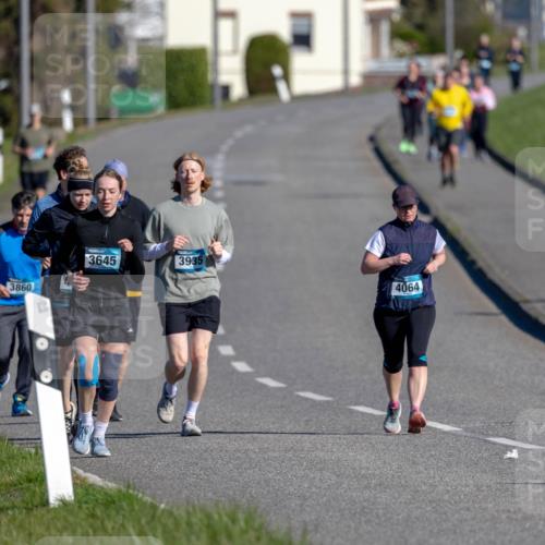 06.04.2025 - 44. Internationalen Wilhelmsburger Insellauf Michael Strokosch http://msf.ph/oto/7624708 06.04.2025 10:13:30 Laufen 3860, 3645, 3935, 4064 meine-sportfotos.de