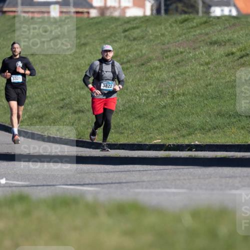 06.04.2025 - 44. Internationalen Wilhelmsburger Insellauf Michael Strokosch http://msf.ph/oto/7624748 06.04.2025 10:15:04 Laufen 3321, 3822, 3577 meine-sportfotos.de