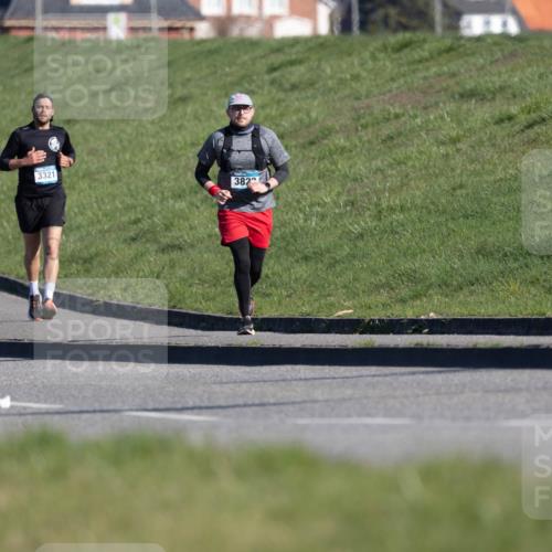 06.04.2025 - 44. Internationalen Wilhelmsburger Insellauf Michael Strokosch http://msf.ph/oto/7624749 06.04.2025 10:15:04 Laufen 3321, 3822, 3577 meine-sportfotos.de