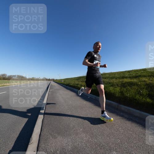 06.04.2025 - 44. Internationalen Wilhelmsburger Insellauf Michael Strokosch http://msf.ph/oto/7625130 06.04.2025 09:16:17 Laufen  meine-sportfotos.de
