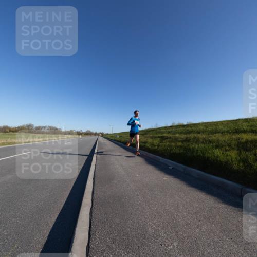 06.04.2025 - 44. Internationalen Wilhelmsburger Insellauf Michael Strokosch http://msf.ph/oto/7625143 06.04.2025 09:16:48 Laufen  meine-sportfotos.de