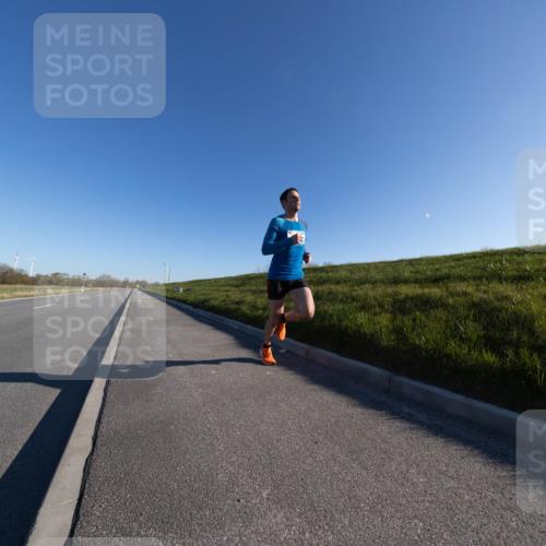 06.04.2025 - 44. Internationalen Wilhelmsburger Insellauf Michael Strokosch http://msf.ph/oto/7625152 06.04.2025 09:16:49 Laufen  meine-sportfotos.de