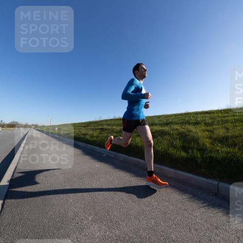 06.04.2025 - 44. Internationalen Wilhelmsburger Insellauf Michael Strokosch http://msf.ph/oto/7625155 06.04.2025 09:16:49 Laufen  meine-sportfotos.de