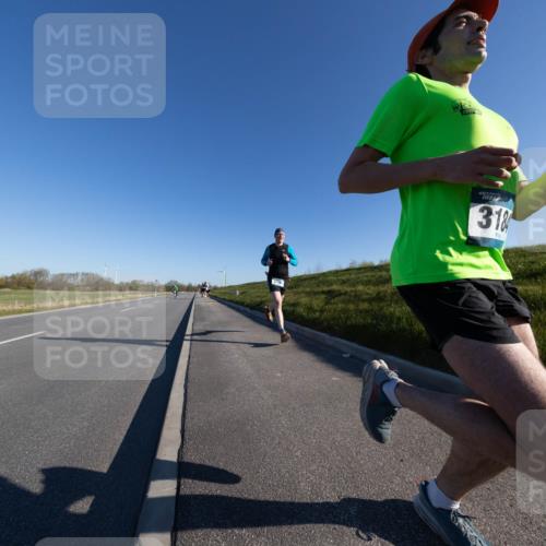 06.04.2025 - 44. Internationalen Wilhelmsburger Insellauf Michael Strokosch http://msf.ph/oto/7625191 06.04.2025 09:17:10 Laufen 318 meine-sportfotos.de