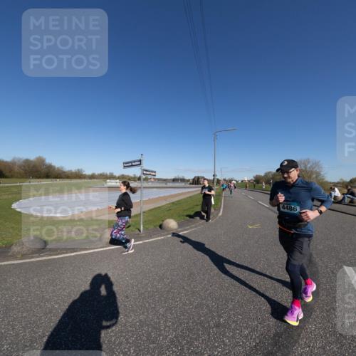 06.04.2025 - 44. Internationalen Wilhelmsburger Insellauf Michael Strokosch http://msf.ph/oto/7625210 06.04.2025 10:13:03 Laufen 4486 meine-sportfotos.de